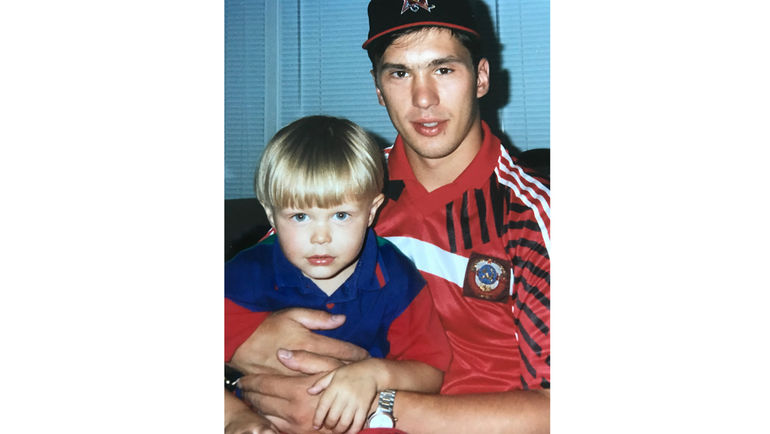 Владислав НАМЕСТНИКОВ и Вячеслав КОЗЛОВ. Фото из личного архива семьи. Владислав НАМЕСТНИКОВ и Вячеслав КОЗЛОВ. Фото из личного архива семьи.