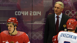 19 февраля 2014 года. Сочи. Финляндия - Россия - 3:1. Вскоре после этого Зинетулу БИЛЯЛЕТДИНОВА (в центре) в сборной сменит Олег Знарок.