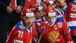 Воскресенье. Москва. Россия - "Спартак" - 2:1. Уже скоро Илья КОВАЛЬЧУК (№ 71) и Павел ДАЦЮК попробуют с пятой попытки выиграть золото Олимпиады.