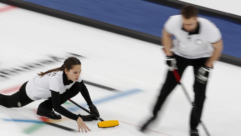 Анастасия БРЫЗГАЛОВА и Александр КРУШЕЛЬНИЦКИЙ. Фото REUTERS Анастасия БРЫЗГАЛОВА и Александр КРУШЕЛЬНИЦКИЙ. Фото REUTERS
