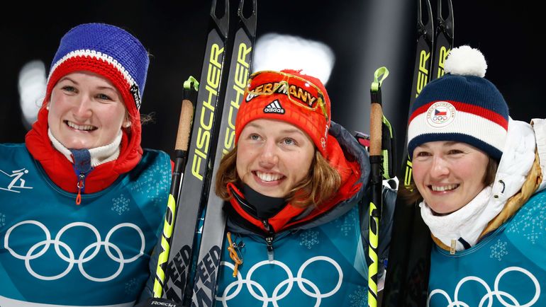 Марта ОЛЬСБЮ, Лаура ДАЛЬМАЙЕР и Вероника ВИТКОВА. Фото AFP Марта ОЛЬСБЮ, Лаура ДАЛЬМАЙЕР и Вероника ВИТКОВА. Фото AFP