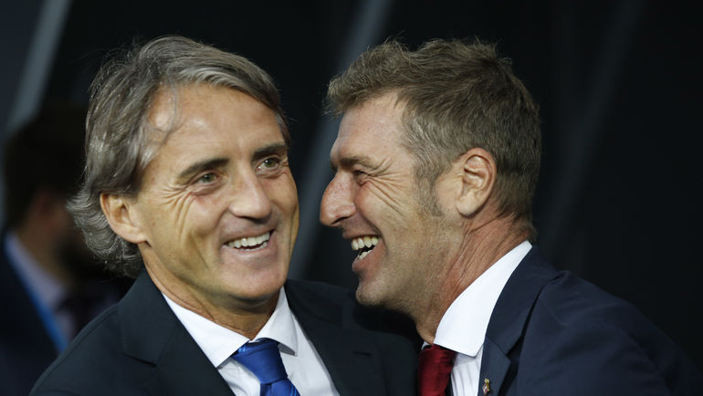 Роберто МАНЧИНИ и Массимо КАРРЕРА. Фото Александр ВОЛГИН Роберто МАНЧИНИ и Массимо КАРРЕРА. Фото Александр ВОЛГИН