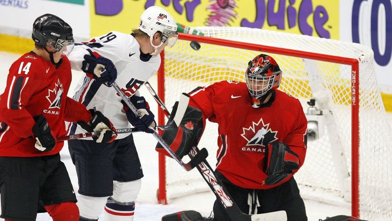 2006 год. Райан СТОА в составе молодежной сборной США на чемпионате мира в Швеции. Фото AFP 2006 год. Райан СТОА в составе молодежной сборной США на чемпионате мира в Швеции. Фото AFP