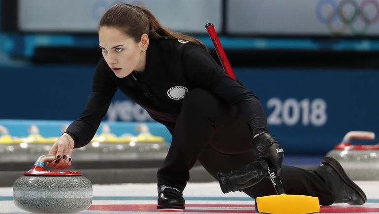 Понедельник. Пхенчхан. Анастасия БРЫЗГАЛОВА и Александр Крушельницкий будут бороться за третье место. Фото REUTERS Понедельник. Пхенчхан. Анастасия БРЫЗГАЛОВА и Александр Крушельницкий будут бороться за третье место. Фото REUTERS