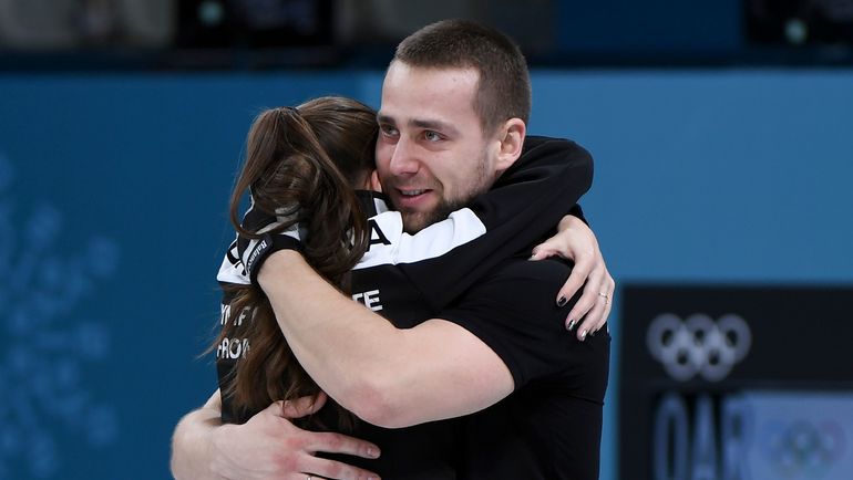 Сегодня. Каннын. Анастасия БРЫЗГАЛОВА и Александр КРУШЕЛЬНИЦКИЙ. Фото AFP Сегодня. Каннын. Анастасия БРЫЗГАЛОВА и Александр КРУШЕЛЬНИЦКИЙ. Фото AFP