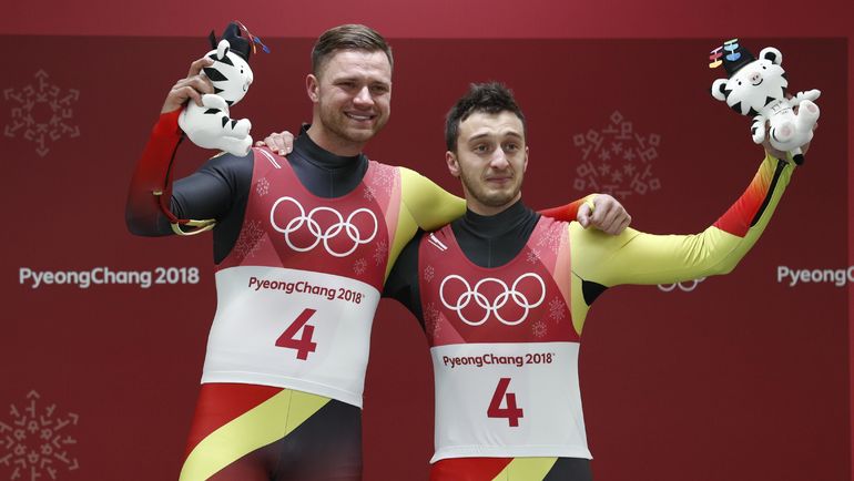 Саночники Тобиас ВЕНДЛЬ и Тобиас АРЛЬТ из сборной Германии выиграли соревнования двоек. Фото REUTERS Саночники Тобиас ВЕНДЛЬ и Тобиас АРЛЬТ из сборной Германии выиграли соревнования двоек. Фото REUTERS