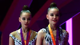 Дина (справа) и Арина АВЕРИНЫ.