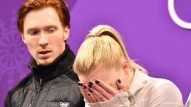 Четверг. Пхенчхан. Евгения ТАРАСОВА (справа) и Владимир МОРОЗОВ.