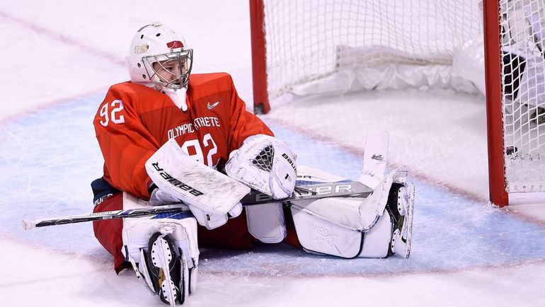 Россия - Финляндия - 1:5. Вратарь россиянок Надежда МОРОЗОВА. Фото AFP Россия - Финляндия - 1:5. Вратарь россиянок Надежда МОРОЗОВА. Фото AFP