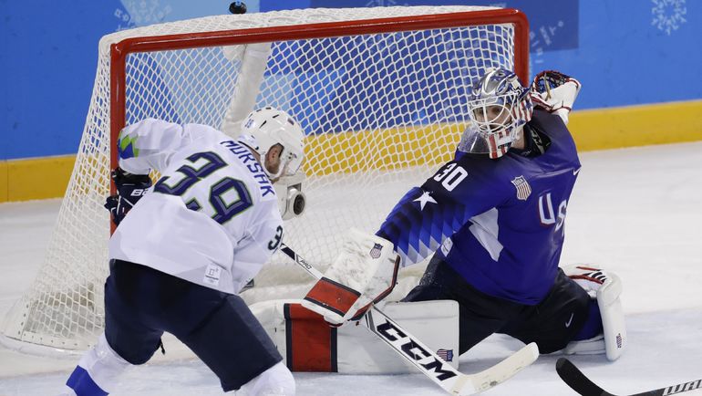 Среда. Пхенчхан. Словения - США - 3:2 ОТ. Ян МУРШАК забивает США в овертайме. Фото REUTERS Среда. Пхенчхан. Словения - США - 3:2 ОТ. Ян МУРШАК забивает США в овертайме. Фото REUTERS