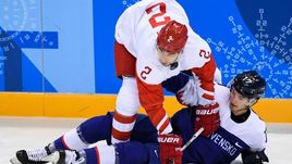 Среда. Пхенчхан. Словакия - Россия - 3:2. Милош БУБЕЛА сбивает с ног Артема ЗУБА (№ 2).