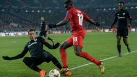 Четверг. Москва. "Спартак" - "Атлетик" - 1:3. Лидер красно-белых Квинси ПРОМЕС (№ 10) в этой встрече себя никак не проявил.