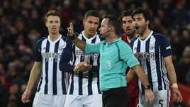 Четверо игроков "Вест Бромвича" украли такси в Каталонии.