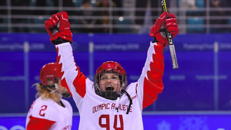 Сегодня. Каннын. Россия - Швейцария - 6:2. Евгения ДЮПИНА. Фото AFP Сегодня. Каннын. Россия - Швейцария - 6:2. Евгения ДЮПИНА. Фото AFP