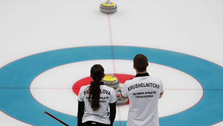 Бронзовые призеры Олимпиады в миксте Александр КРУШЕЛЬНИЦКИЙ (справа) и Анастасия БРЫЗГАЛОВА. Спортсмен попал под подозрение из-за мельдония? Фото REUTERS Бронзовые призеры Олимпиады в миксте Александр КРУШЕЛЬНИЦКИЙ (справа) и Анастасия БРЫЗГАЛОВА. Спортсмен попал под подозрение из-за мельдония? Фото REUTERS