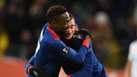 Сегодня. Москва. ЦСКА - "Црвена Звезда" - 1:0. Ахмед МУСА (слева) и Алан ДЗАГОЕВ празднуют единственный гол в матче.