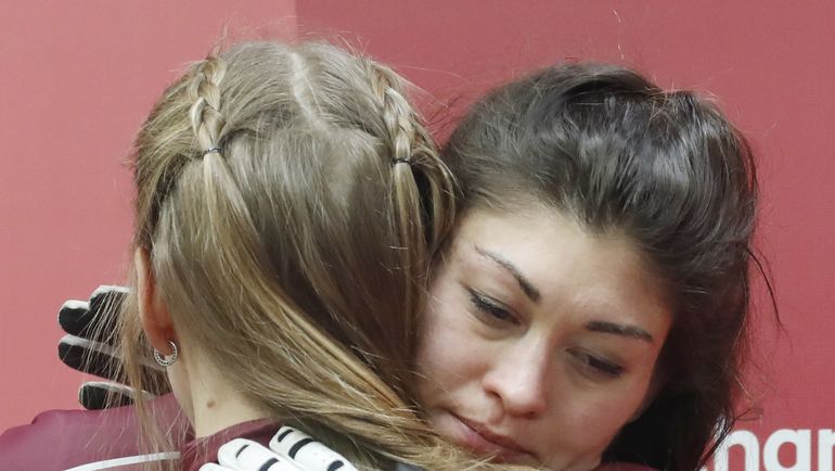 Надежда СЕРГЕЕВА (слева) и Анастасия КОЧЕРЖОВА. Фото REUTERS Надежда СЕРГЕЕВА (слева) и Анастасия КОЧЕРЖОВА. Фото REUTERS