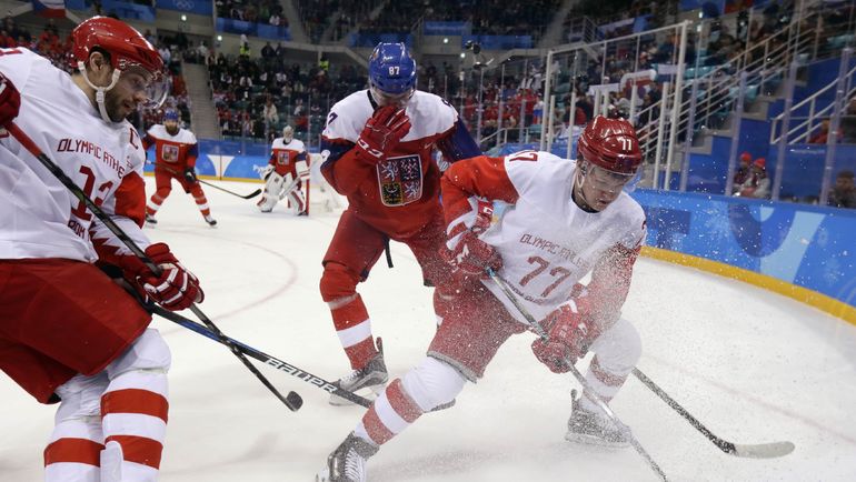 В игре Павел ДАЦЮК (слева) и Кирилл КАПРИЗОВ. Фото REUTERS В игре Павел ДАЦЮК (слева) и Кирилл КАПРИЗОВ. Фото REUTERS