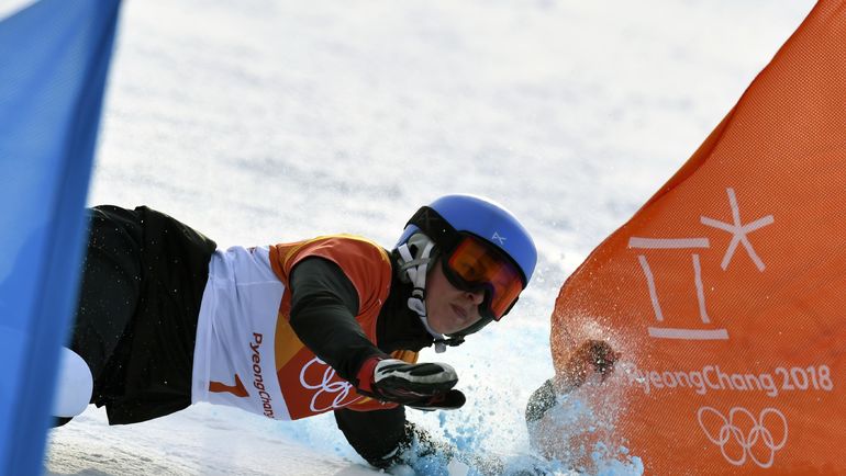 Падение Алены ЗАВАРЗИНОЙ. Фото REUTERS Падение Алены ЗАВАРЗИНОЙ. Фото REUTERS