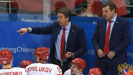 Харий ВИТОЛИНЬШ (в центре).