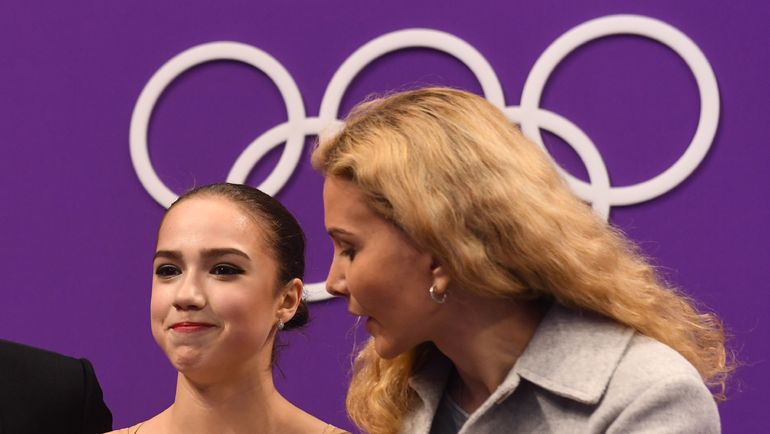 Алина ЗАГИТОВА и Этери ТУТБЕРИДЗЕ. Фото AFP Алина ЗАГИТОВА и Этери ТУТБЕРИДЗЕ. Фото AFP