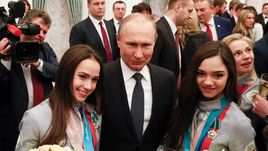 Сегодня. Кремль. Алина ЗАГИТОВА, Владимир ПУТИН и Евгения МЕДВЕДЕВА.