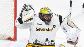 Сегодгя. Санкт-Петербург. СКА - "Северсталь" - 1:0 Б. Гости проиграли, но выишли в плей-офф, где снова встретятся с питерскими армейцами.