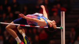 Четверг. Бирмингем. Данил ЛЫСЕНКО выиграл золотую медаль в прыжках в высоту на чемпионате мира в залах.