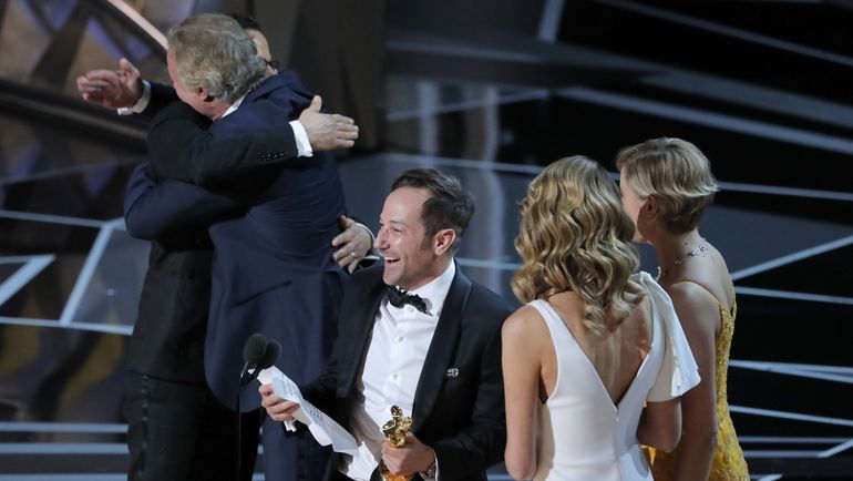 Торжественная речь Брайана ФОГЕЛЯ (в центре). Фото REUTERS Торжественная речь Брайана ФОГЕЛЯ (в центре). Фото REUTERS