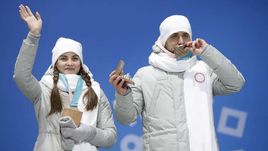 14 февраля. Пхенчхан. Анастасия БРЫЗГАЛОВА и Александр КРУШЕЛЬНИЦКИЙ с бронзовыми медалями Олимпиады-2018. Вскоре награды придется вернуть...