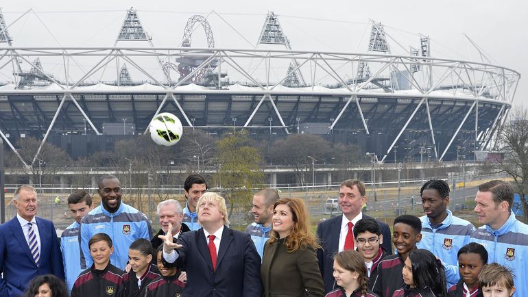 Борис ДЖОНСОН (в центре). Фото REUTERS Борис ДЖОНСОН (в центре). Фото REUTERS