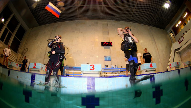 Старт и вход в воду. Фото Александр ГУБИН, Федерации спортивного дайвинга Старт и вход в воду. Фото Александр ГУБИН, Федерации спортивного дайвинга