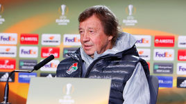 Главный тренер "Локомотива" Юрий СЕМИН.