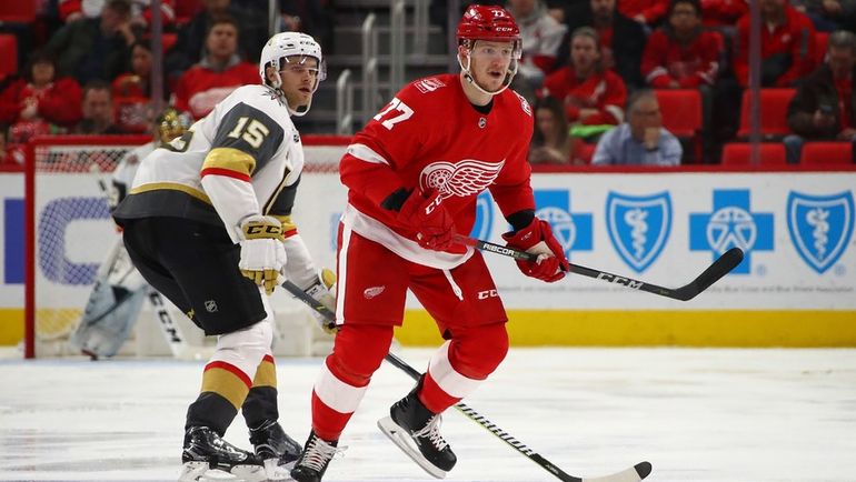 Евгений СВЕЧНИКОВ (в красном). Фото AFP Евгений СВЕЧНИКОВ (в красном). Фото AFP