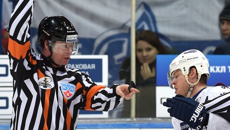 Владислав КИСЕЛЕВ (слева). Фото Юрий КУЗЬМИН, photo.khl.ru Владислав КИСЕЛЕВ (слева). Фото Юрий КУЗЬМИН, photo.khl.ru