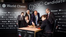 Вчера. Берлин. Владимир КРАМНИК и Сергей КАРЯКИН: ничья в "российском дерби".