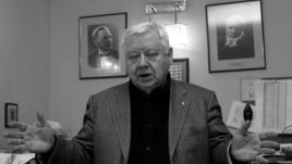 "Каждый должен носить свой чемодан". Памяти Олега Табакова