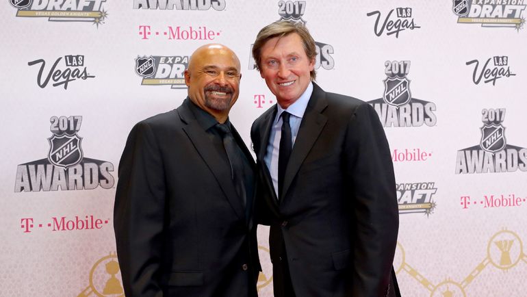 Грант ФЮР и Уэйн ГРЕТЦКИ. Фото AFP Грант ФЮР и Уэйн ГРЕТЦКИ. Фото AFP