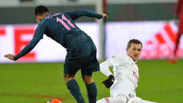 Сегодня. Москва. "Локомотив" - "Атлетико" - 1:5. Анхель КОРРЕА (№ 11) против Александра КОЛОМЕЙЦЕВА.