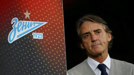 Четверг. Санкт-Петербург. "Зенит" - "Лейпциг" - 1:1. Роберто МАНЧИНИ.