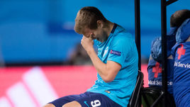 Вчера. Санкт-Петербург. "Зенит" - "Лейпциг" - 1:1. Александр КОКОРИН покидает поле на электрокаре.