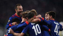 Вчера. Лион. "Лион" - ЦСКА - 2:3. Радость армейцев - победа в гостях, и красно-синие становятся единственным представителем России в 1/4 финала Лиги Европы.