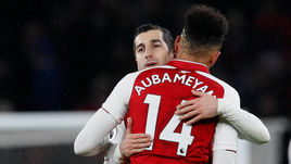 Генрих МХИТАРЯН и Пьер-Эмерик ОБАМЕЯНГ.