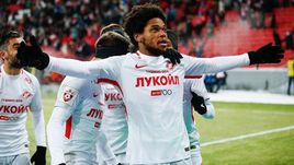 Сегодня. Казань. "Рубин" - "Спартак" - 1:2. 81-я минута. Автор победного гола ЛУИЗ АДРИАНУ.