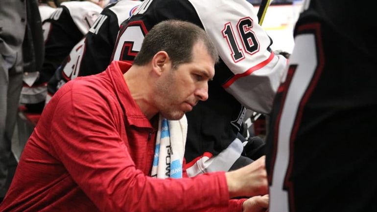 Шон СМИТ - отзывается на Стикси. Шон СМИТ - отзывается на Стикси.