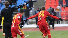 Суббота. Тула. "Арсенал" - "Ростов" - 2:2. Радость автора дубля Артема ДЗЮБЫ.