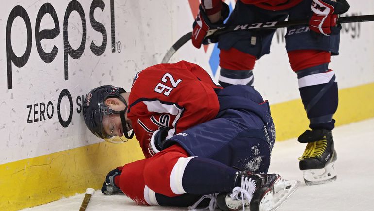 16 марта. Травма Евгения КУЗНЕЦОВА. Фото AFP 16 марта. Травма Евгения КУЗНЕЦОВА. Фото AFP