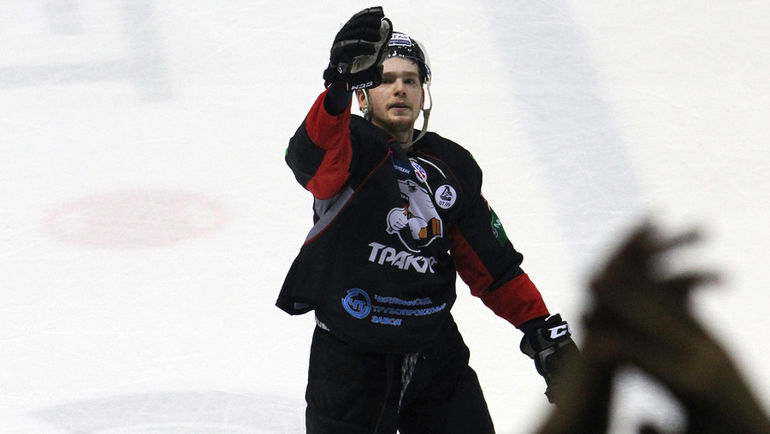 Евгений КУЗНЕЦОВ в плей-офф-2011/12. Фото Игорь ЗОЛОТАРЕВ Евгений КУЗНЕЦОВ в плей-офф-2011/12. Фото Игорь ЗОЛОТАРЕВ