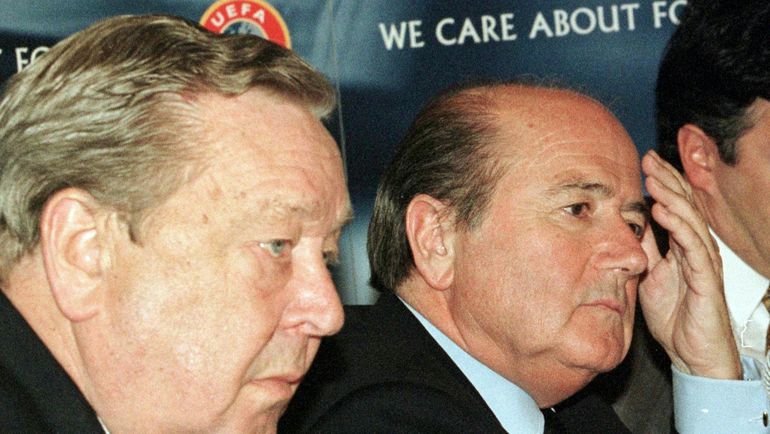 1999 год. Йозеф БЛАТТЕР (справа) и Леннарт ЮХАНССОН. Фото REUTERS 1999 год. Йозеф БЛАТТЕР (справа) и Леннарт ЮХАНССОН. Фото REUTERS