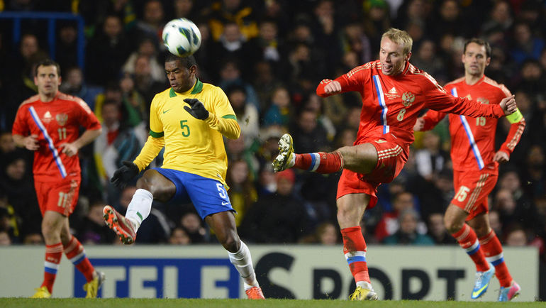 ФЕРНАНДУ и Денис ГЛУШАКОВ. Фото REUTERS ФЕРНАНДУ и Денис ГЛУШАКОВ. Фото REUTERS